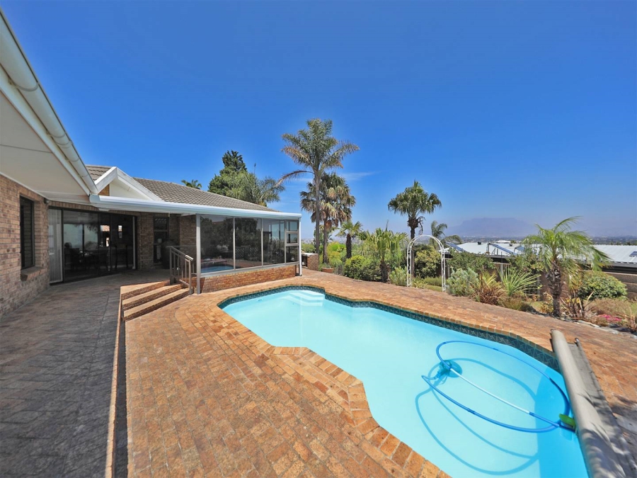 4 Bedroom Property for Sale in Plattekloof Western Cape